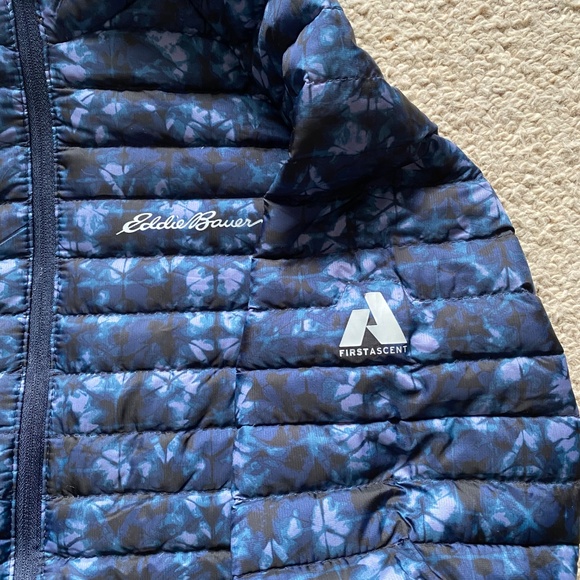 Eddie Bauer down jacket, lightweight, EUC - Picture 12 of 12